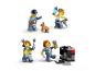 LEGO set met minifiguren, een puppy en bouwaccessoires.