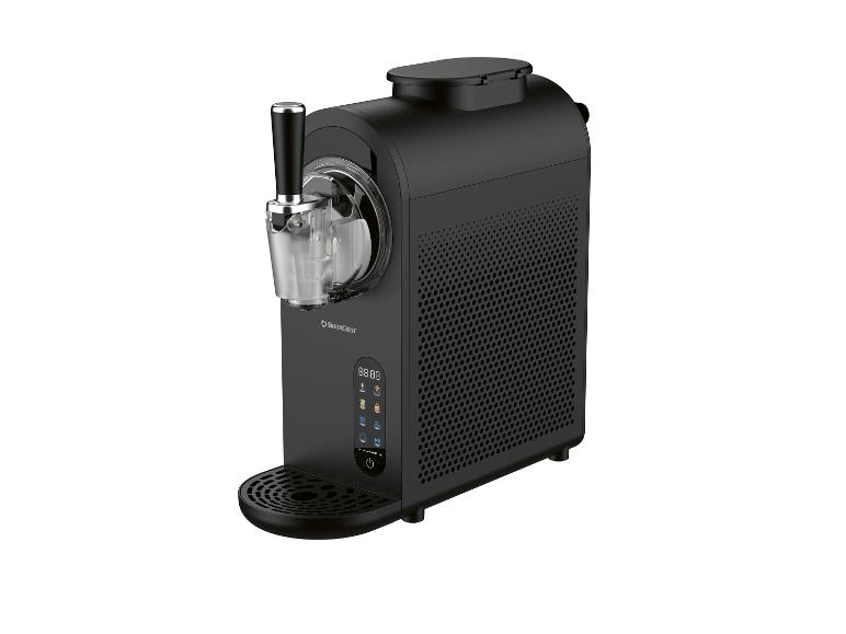 Zwarte ijsmachine met digitaal display en dispenser.