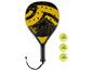 Een zwarte padelracket van Crivit met drie gele ballen.