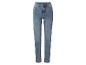 Lichtblauwe jeans met een verwassen look.