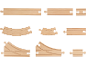 Assortiment houten speelgoedtreinrails, recht en gebogen.