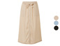 Beige rok met knopen en strik.