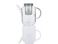 Een glazen theepot met een ingebouwde thee-infuser.