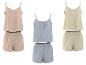 Tweedelige pyjamasets in beige, blauw en crème.
