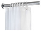 Witte douchegordijn met metalen stang