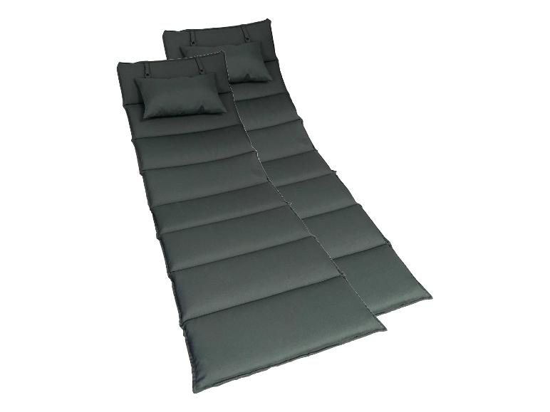 Twee donkergrijze ligstoelkussens met kleine kussens