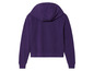 Een paarse hoodie met capuchon.