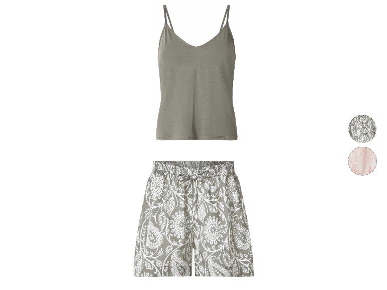 Damespyjamaset met een groene spaghettibandjes top en een bedrukte short.