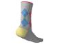 Grijze argyle sok met blauwe en roze ruiten, gele hiel en roze boord.