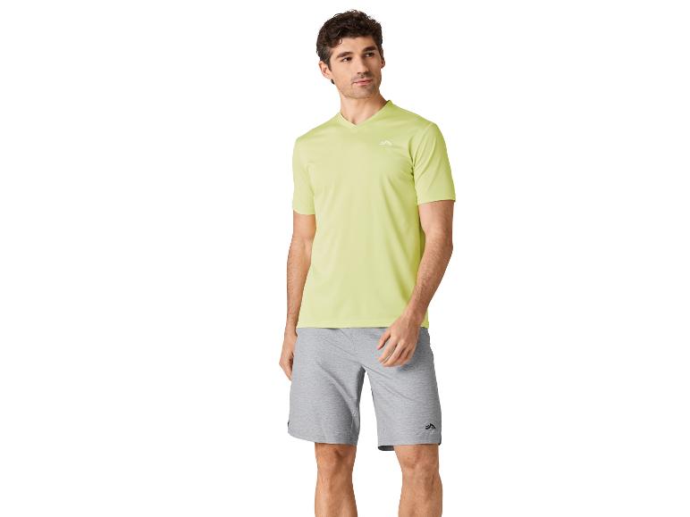 Herensport shirt en -shorts.