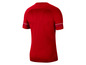 Een rood Nike T-shirt met witte en rode accenten.