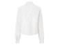 Witte damesblouse met lange mouwen en broderie, achterkant.