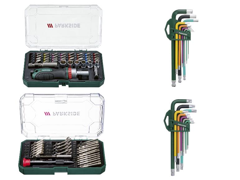 Twee sets schroevendraaiers en bits, en twee sets gekleurde inbussleutels.