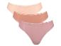 Drie paar roze en beige onderbroeken met kant.