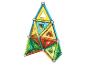 Kleurrijke magnetische bouwstenen in de vorm van een piramide.