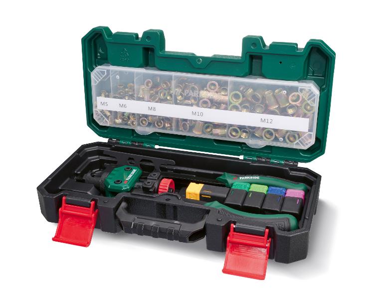 Klinknagelset met klinknagelpistool en assortiment moeren M5 tot M12 in een koffer.