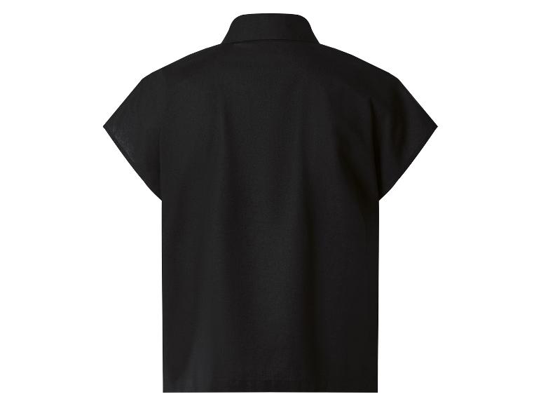 Zwarte damesblouse met korte mouwen, achteraanzicht.