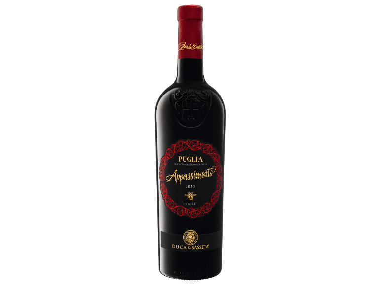 Fles rode wijn Duca di Sasseta Appassimento Puglia 2020 met zwart en rood etiket.