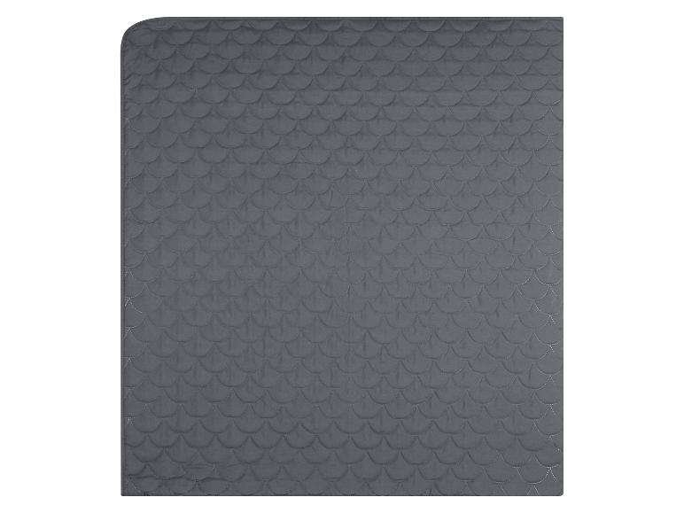 Grijze gewatteerde deken met schubbenpatroon
