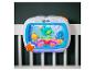 Baby Einstein aquarium-thema speelgoed met zeedieren aan een wieg