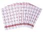 Witte theedoeken met rood ruitpatroon, waaiervormig uitgespreid