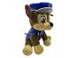 Pluche figuur van Chase uit Paw Patrol in een kerstoutfit.