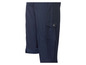 Donkerblauwe cargo broek met grote zakken.