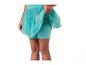 Meisje met een turquoise tutu rok en bijpassend short.