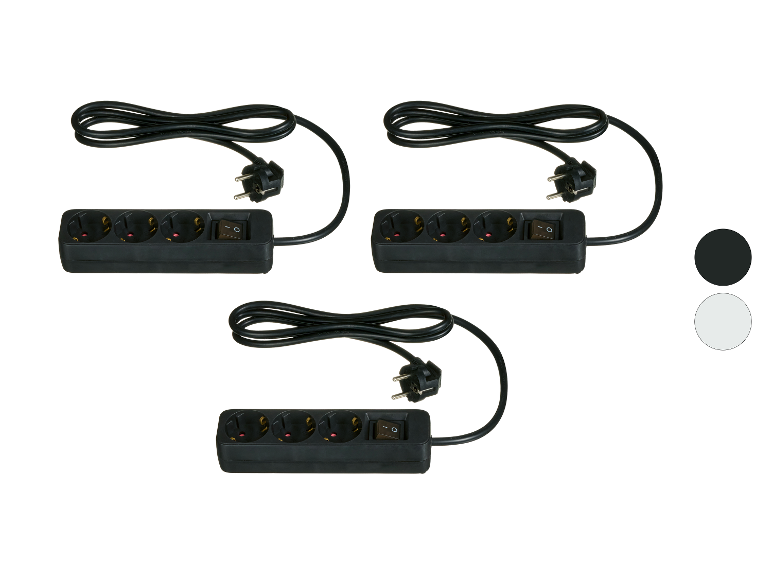 Drie zwarte stekkerdozen met schakelaar.
