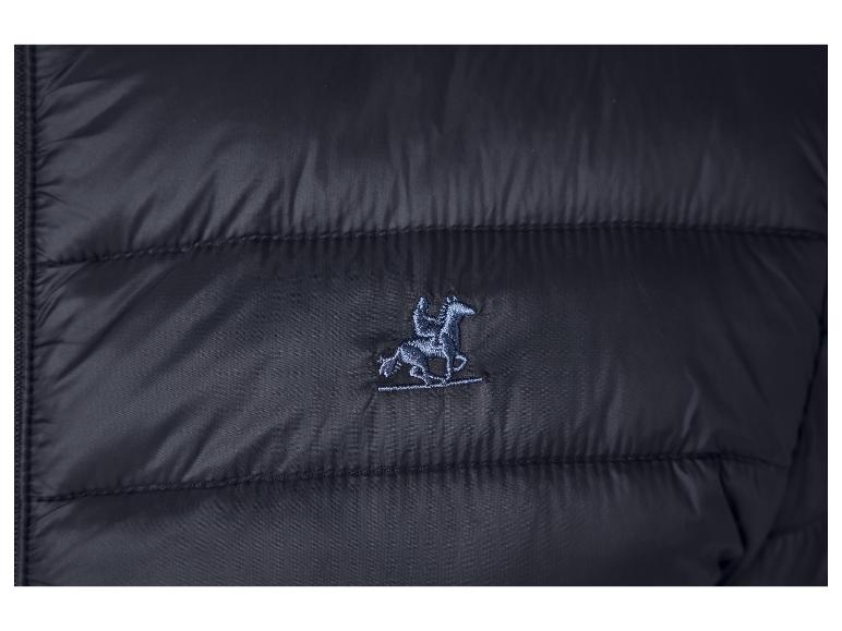 Donkerblauwe gewatteerde jas met geborduurd ruiterlogo.