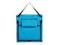 Blauwe opvouwbare campingstoel met zak.