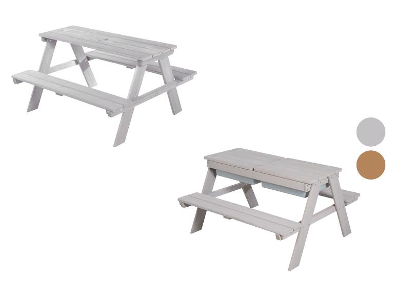 Twee houten picknicktafels, één standaard en één met verwijderbare secties die opbergbakken onthullen.