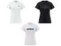 Witte en zwarte T-shirts met korte mouwen met logo's en tekst.