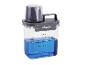 Transparante schoonmaakcontainer met blauwe vloeistof en volumemeter.
