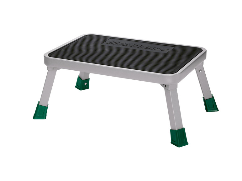 Een vouwbare trede van Parkside met een antislip oppervlak.