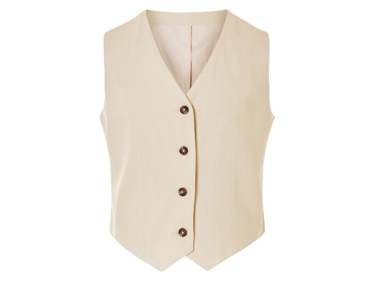 Beige gilet, donkere knopen.