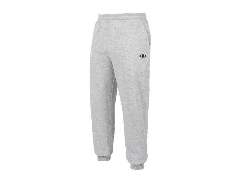 Lichtgrijze joggingbroek met een Umbro-logo aan de zijkant