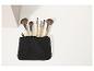 Set van zes Cien Beauty make-upkwasten met bamboe handvatten in een zwart etui.