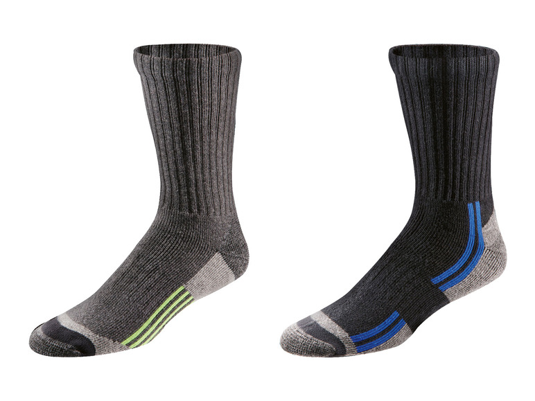 Twee paar grijze sokken met blauwe en groene accenten.
