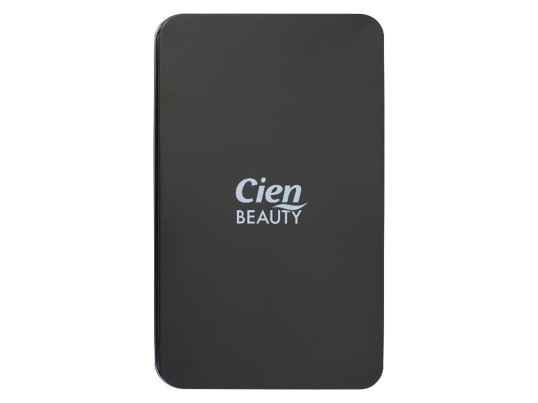 Een zwarte verpakking van Cien Beauty-producten.