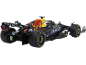 Zwart-gele speelgoedraceauto met realistische details.