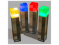 Vier Minecraft-lampen met verschillende kleuren licht.