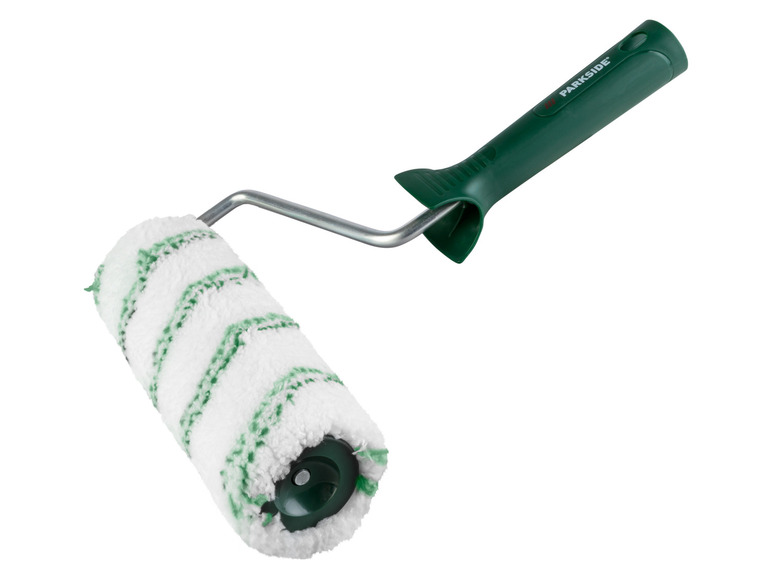 Een groene verfroller met een Parkside handvat.