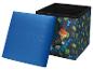 Blauwe kinderopbergpoef met cartoon dinosaurus- en puppyprint.