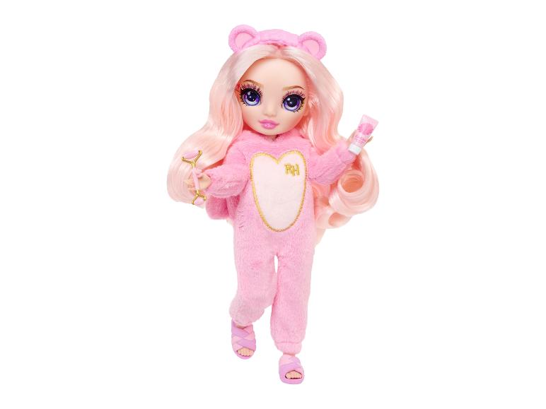Rainbow High pop in roze pyjama met gezichtsroller en lotion.