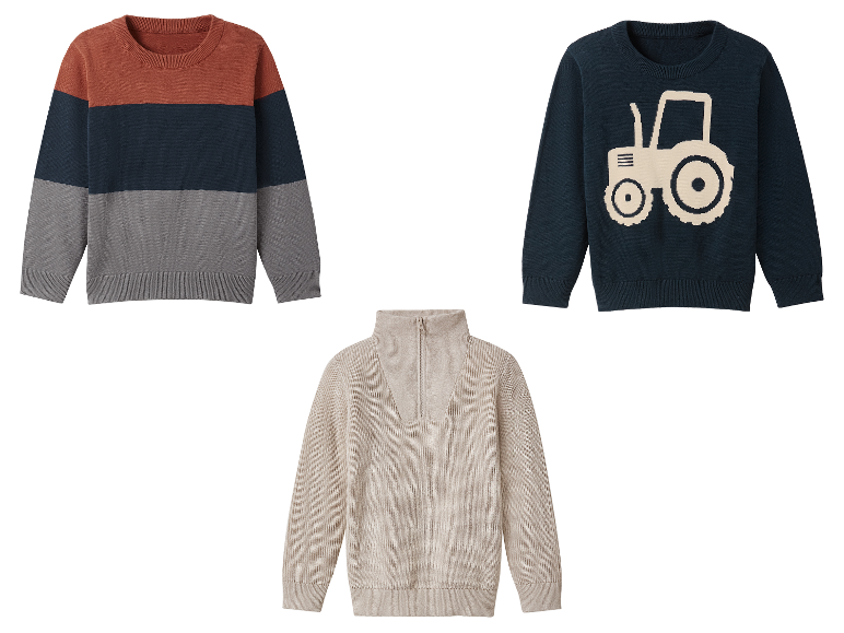 Drie kindertruien: een driekleurige, een met een tractor en een met een hoge hals.