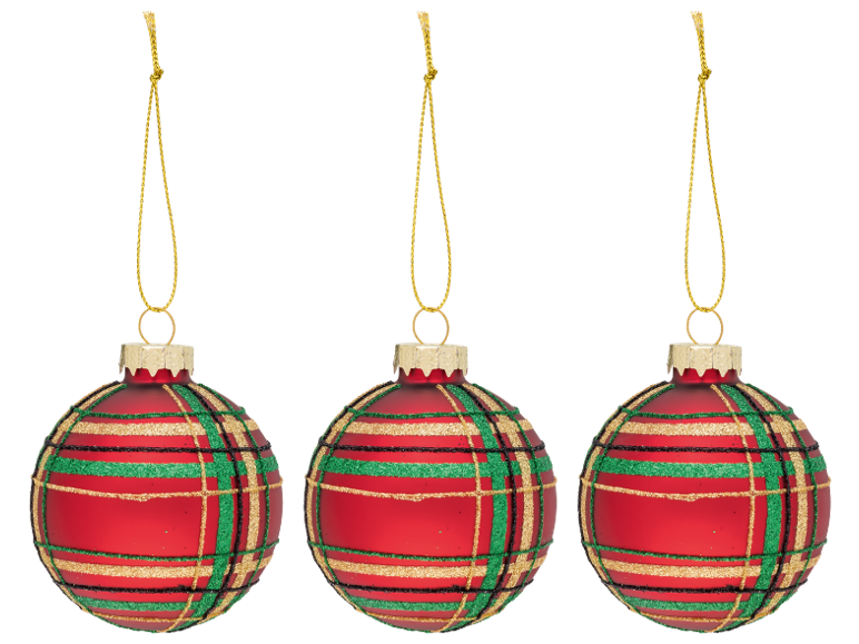 Drie rode kerstballen met groen en goud geruit patroon.