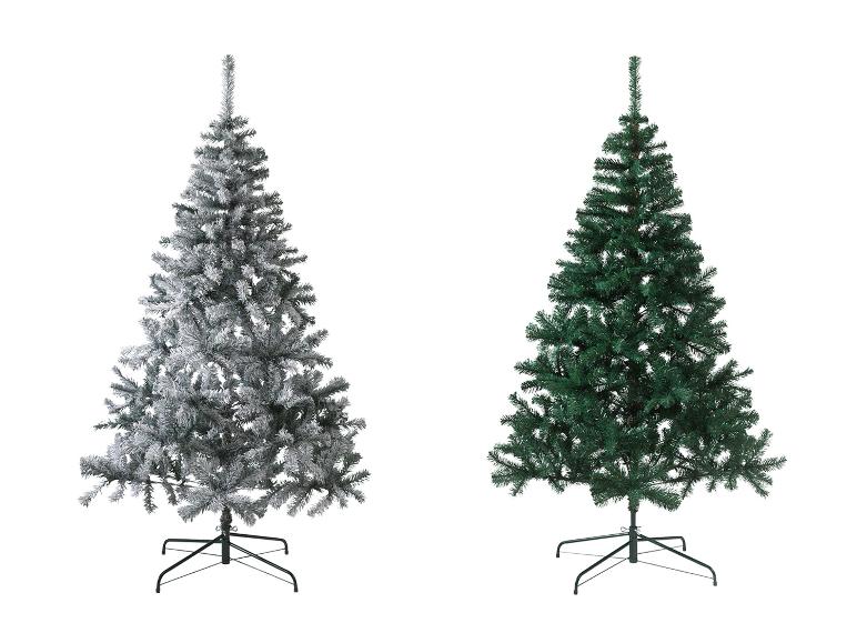 Twee kunstkerstbomen, één wit en één groen.