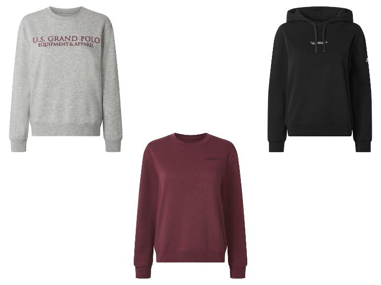 Drie tops: een grijze sweater, een zwarte hoodie en een bordeauxrode sweater.