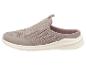 Mauve ademende mesh sportschoenen zonder hiel met een witte zool.